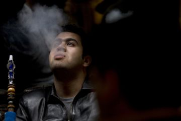 Cairo smokers shocked by sex warning