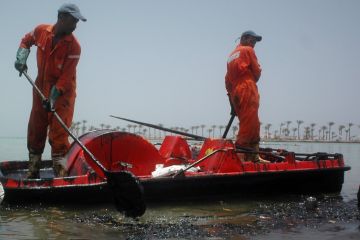 Red Sea: the other oil spill